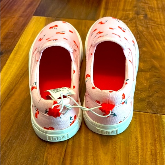 Cherry Print Sneakers - Picture 4 of 6